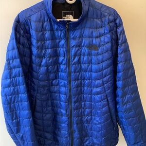The North Face Men’s  Blue Thermoball jacket in Size Large.